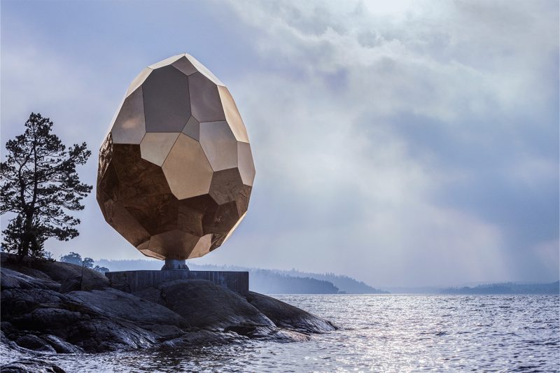 Bild på skulpturen Solar Egg.